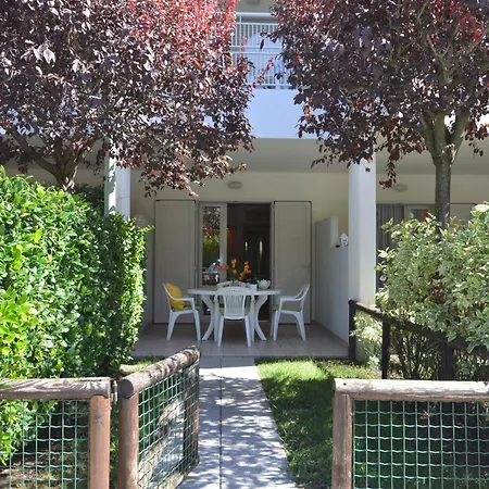 Residenza Le Acacie Apartment Bibione Exterior photo